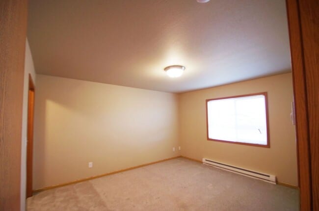 Building Photo - Rare!!! 3 Bed 2 Bath at Boulder!