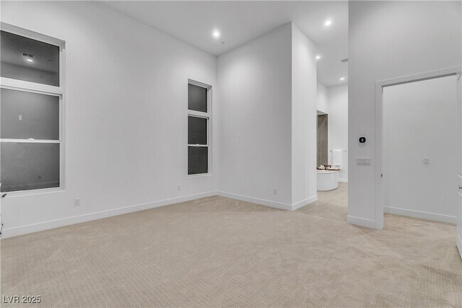 Building Photo - 10739 Agate Clfs Ave