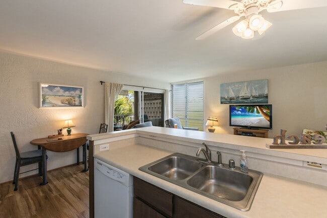 Building Photo - 1 Bedroom Furnished Condo on Alii Drive