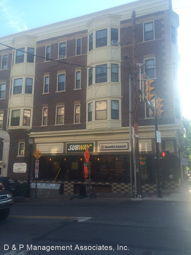 Building Photo - 337 S New St