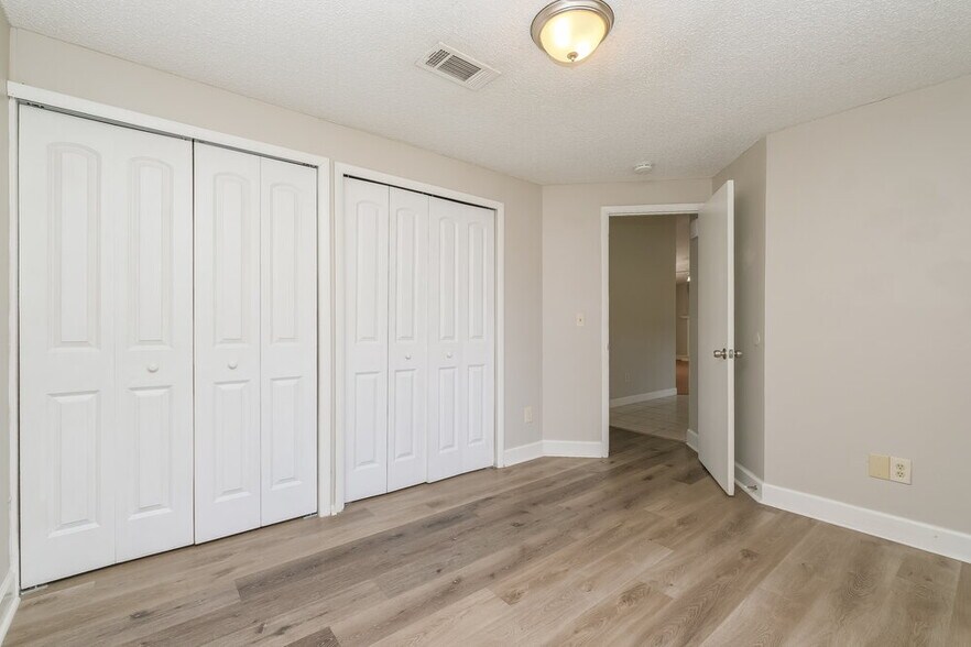 Building Photo - 7511 Breezewood Ct