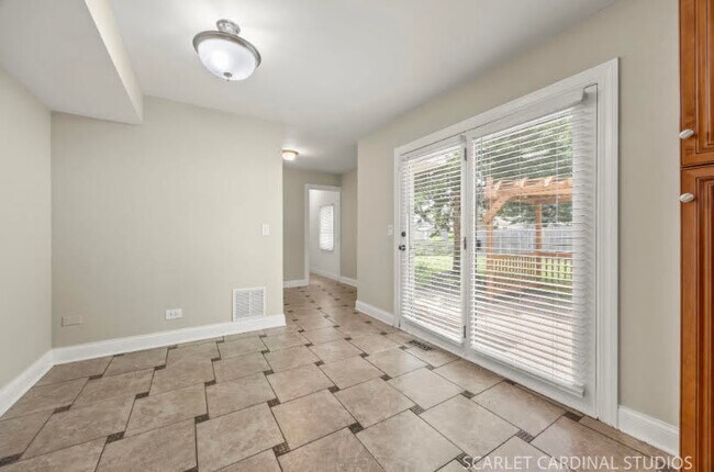 Building Photo - 235 Westbrook Cir