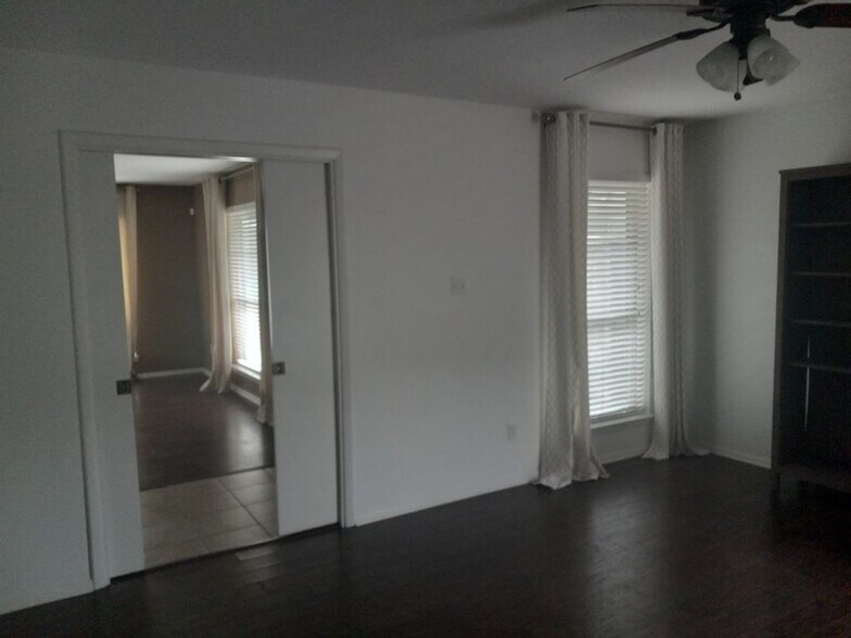 Building Photo - 5003 Ledgestone Dr