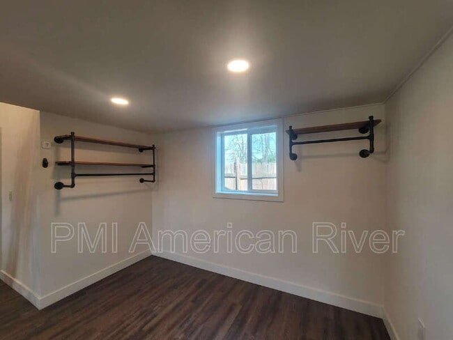 Building Photo - 3825 7th Ave