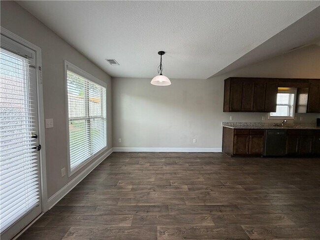 Building Photo - 624 River Mist Cir