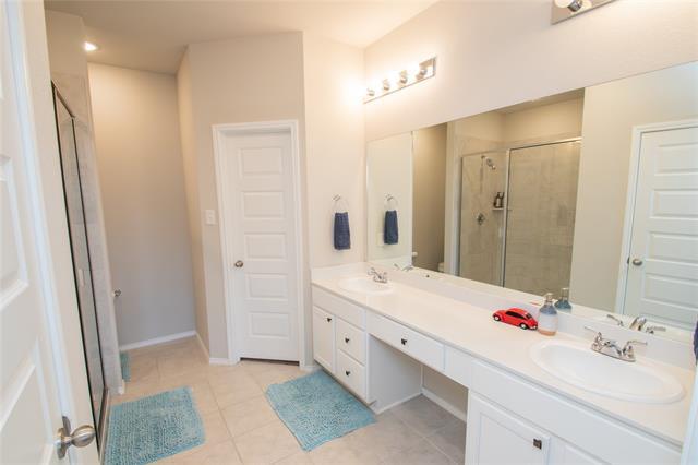 Building Photo - 7800 Gangway Dr