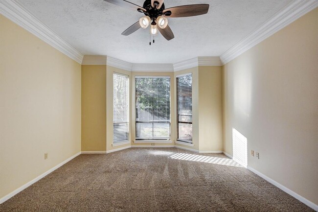 Building Photo - 11743 Riverview Dr