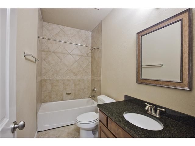 Building Photo - 807 E 47th St