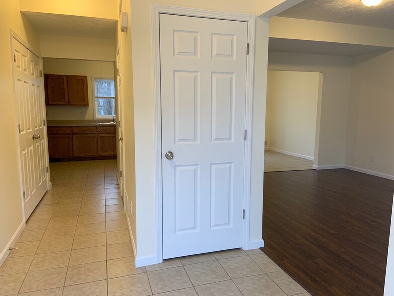 Building Photo - 204 Betsinger Rd