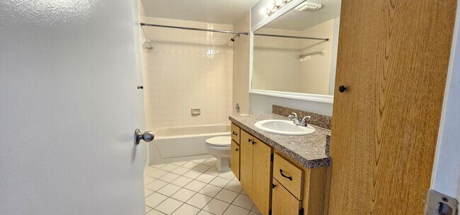 Building Photo - 539 Green Springs Pl