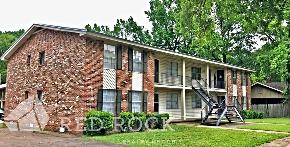 Primary Photo - Chanticleer Apartments