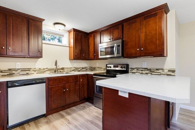 Building Photo - 4430 NE 78th Ave