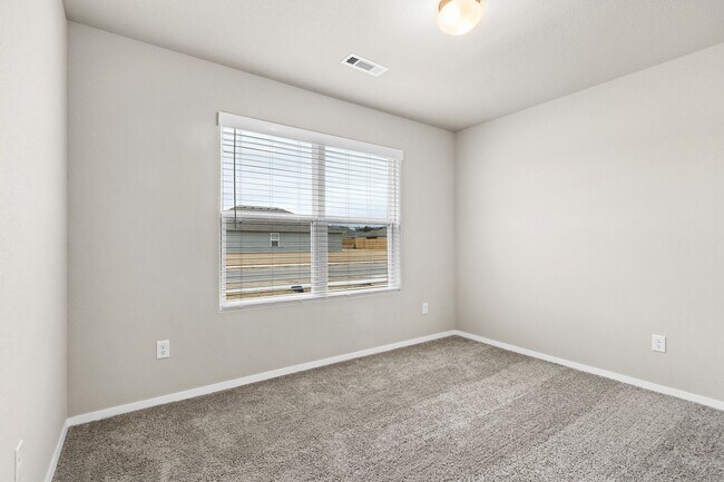 Building Photo - Beautiful new build home!