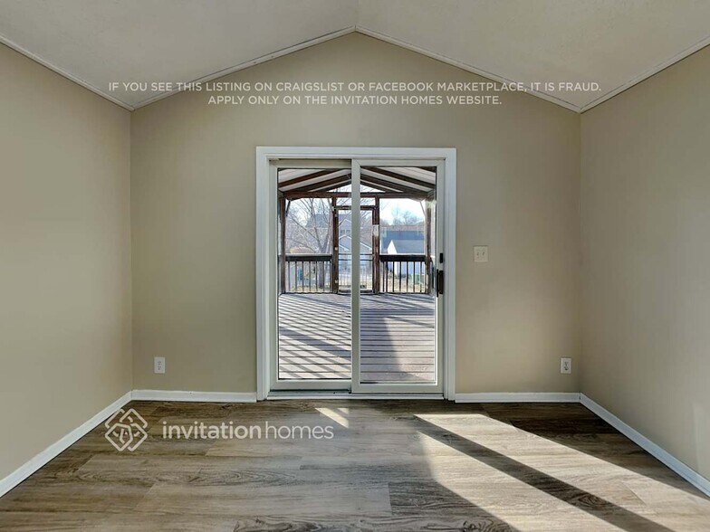 Building Photo - 3112 Nevada Ave S