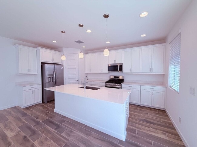 Building Photo - 8307 E Peterson Ave