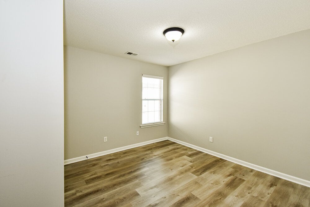 Building Photo - 9892 Southern Oak Way