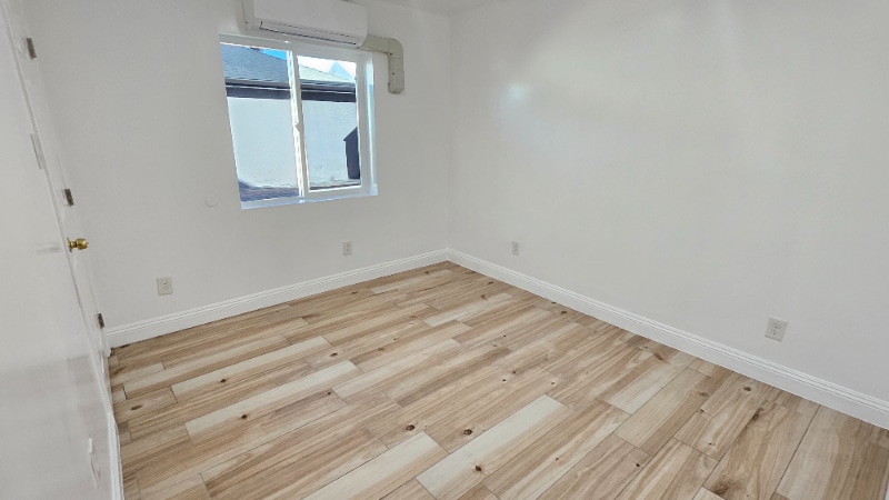 Building Photo - 600 N Willow Ave