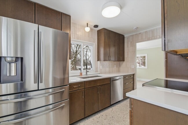 Building Photo - 2029 Ferdon Rd