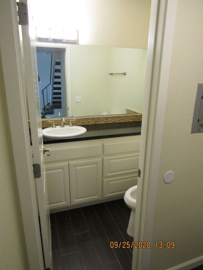 Building Photo - Updated Knollwood Meadows Two Story Condo ...