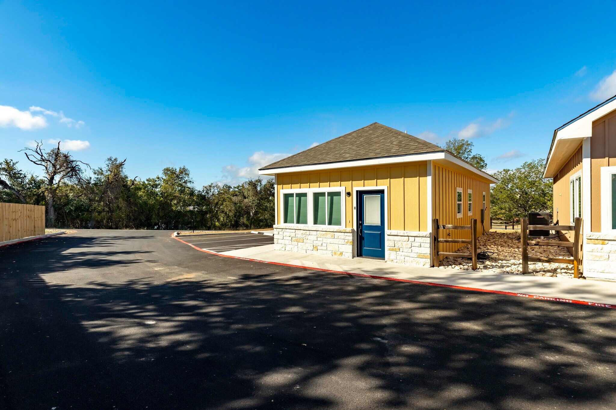 Building Photo - 705 Fifth St