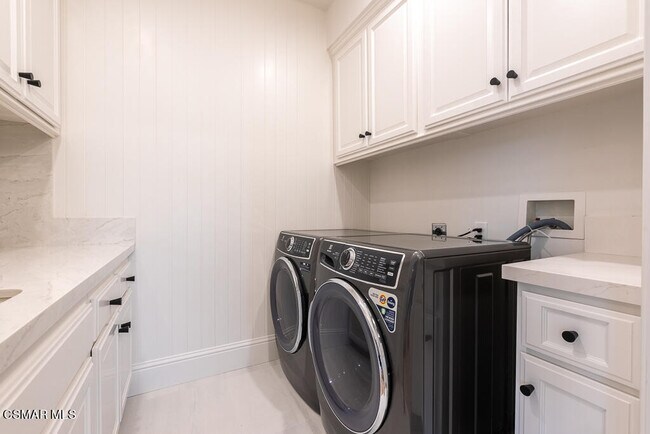 Building Photo - 2390 Crombie Ct