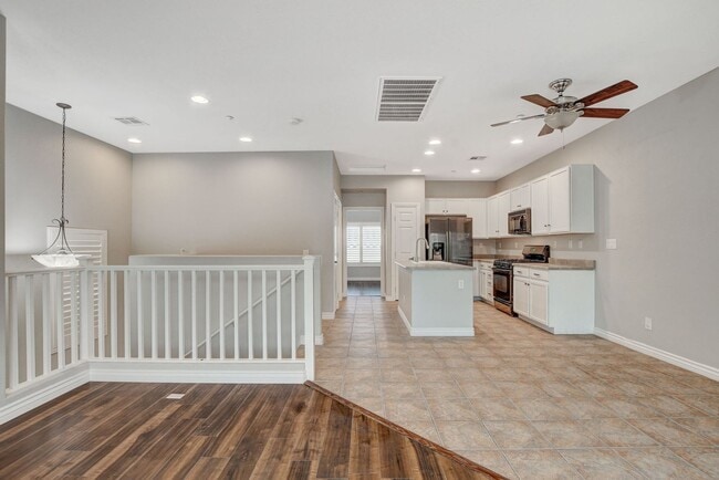 Building Photo - Gorgeous Three Bedroom in the Northwest!