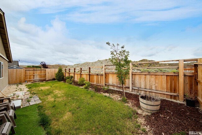 Building Photo - 698 Valmy Dr