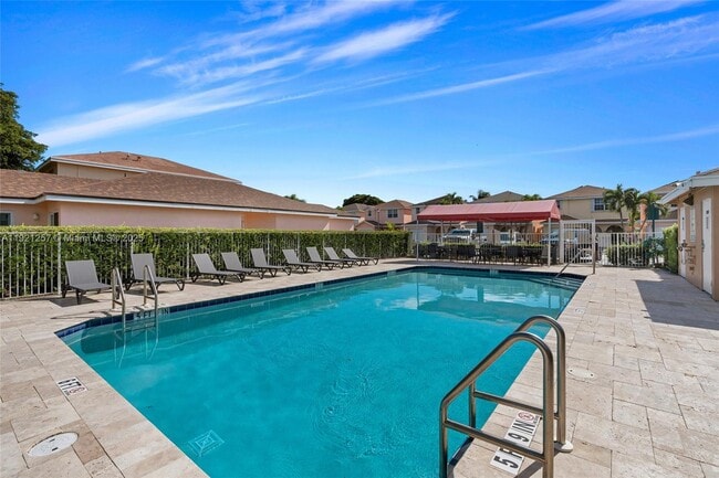 Building Photo - 4055 Eastridge Dr