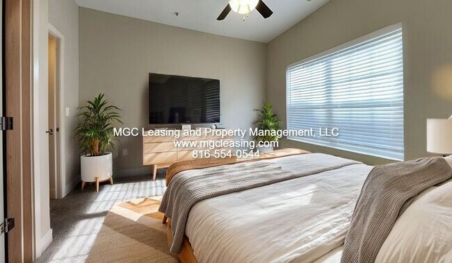 Building Photo - Hot Deal Alert! Move In May and Save!