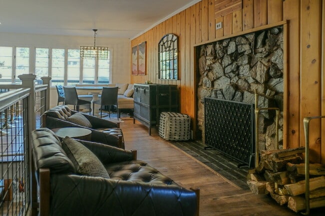 Building Photo - Cozy FURNISHED or  Unfurnished  2-Bed, 2-Bath Haven  on the creek!