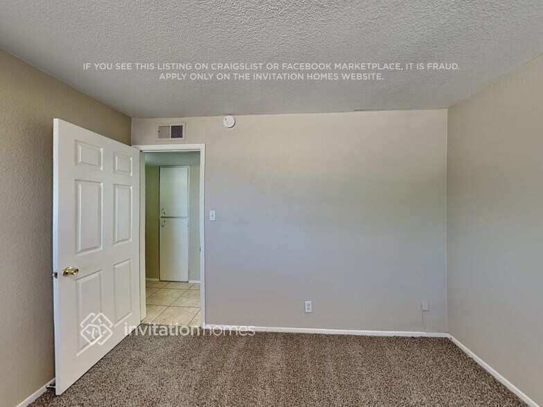 Building Photo - 1344 E Marilyn Ave