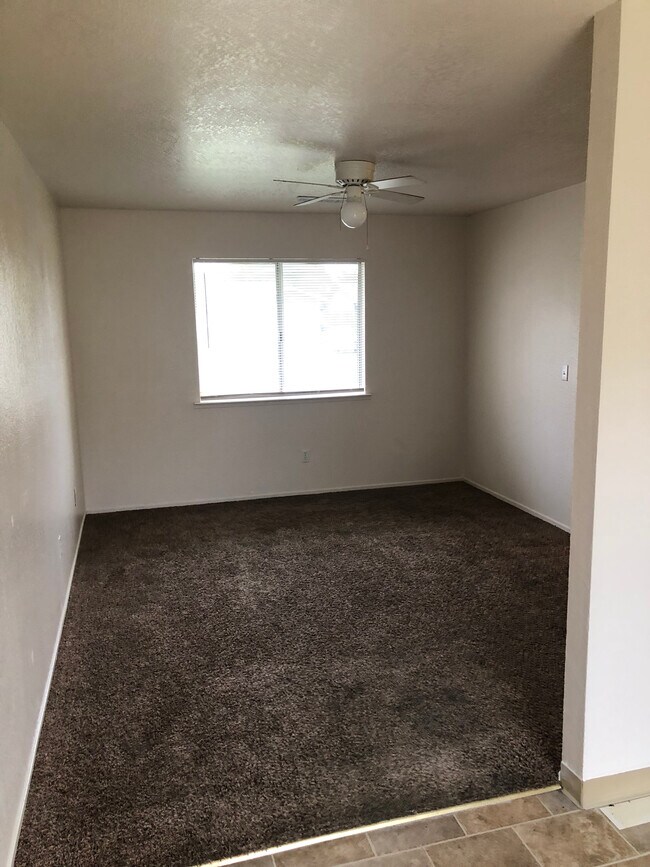 Building Photo - 25 W Swallow St