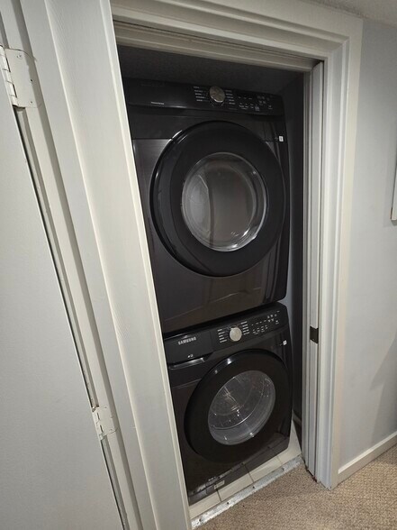 Convenient Indoor Laundry - 1 Tanglewood Dr