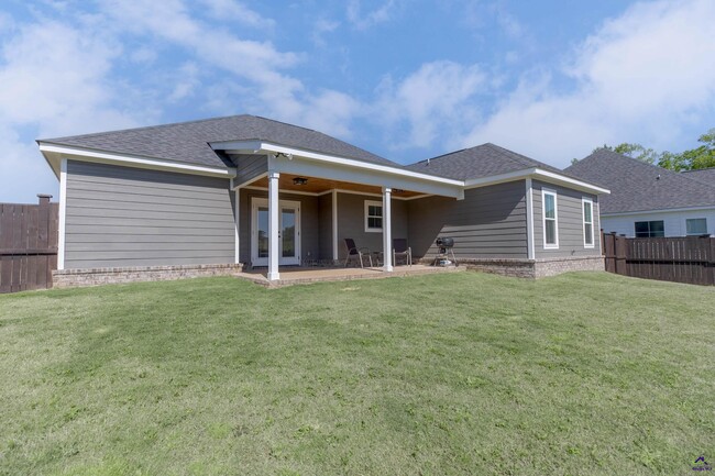 Building Photo - 210 Saraland Trl