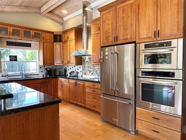 Building Photo - 960 Bayberry Point Dr