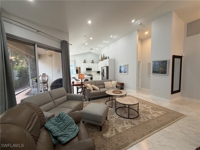 Building Photo - 5950 Almaden Dr