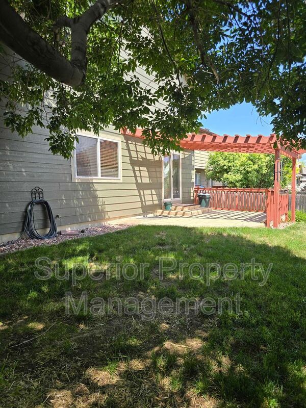 Building Photo - 521 Kim Dr