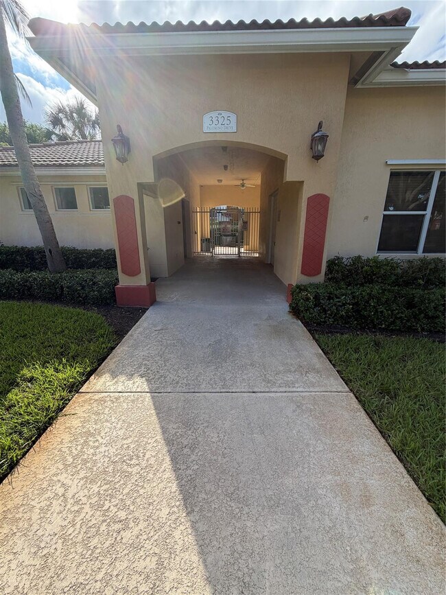 Building Photo - 3340 Palomino Dr