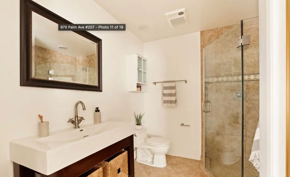 Building Photo - 970 Palm Ave