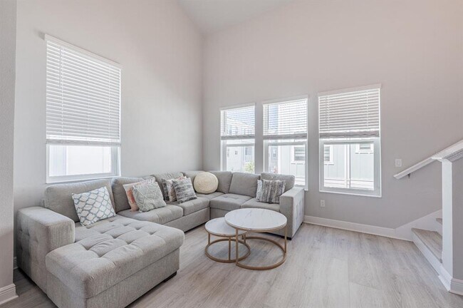 Building Photo - 2400 Ezzell Ct