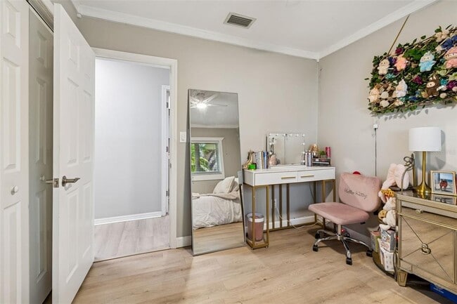 Building Photo - 2302 S Arrawana Ave