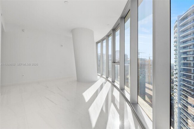 Building Photo - 300 Biscayne Blvd Way