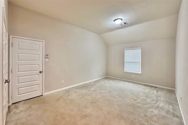 Building Photo - 26950 Churchill Gate Ln