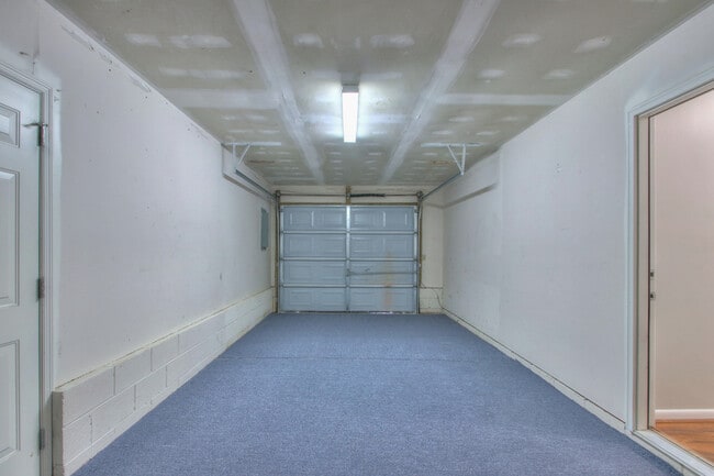 Building Photo - 119 Flintlock Dr