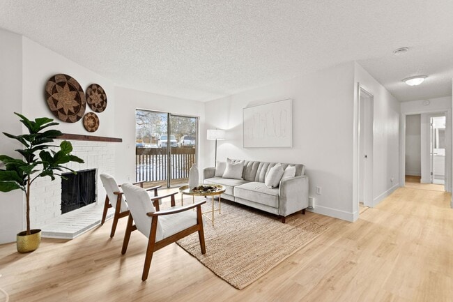 Building Photo - Cozy Modern 2-Bedroom Condo with Private B...