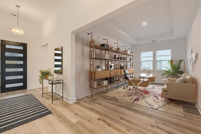 Building Photo - 300 Alava Wy