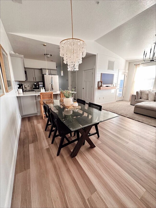 Building Photo - Pet Friendly 3-Bedroom Condo! Get $500 Off on the first month Rent if signed and move in by March 1s