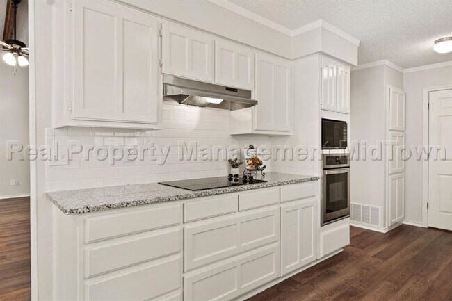 Building Photo - 5104 Andalusia Trail