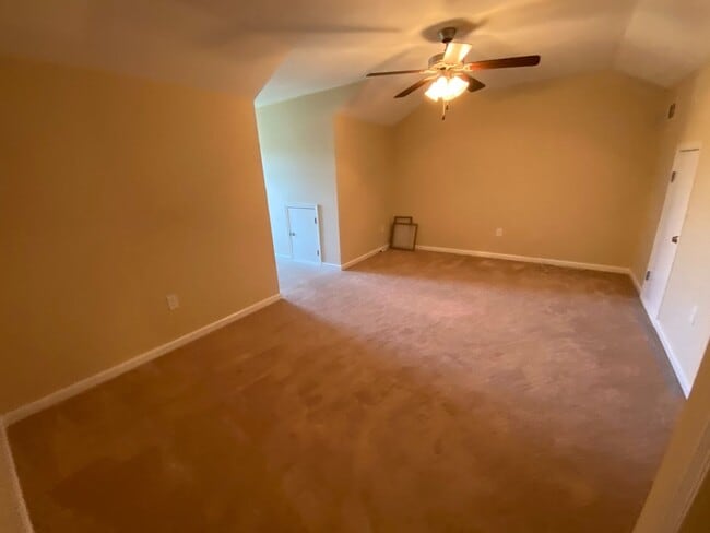 Building Photo - 2071 Reserve Ln