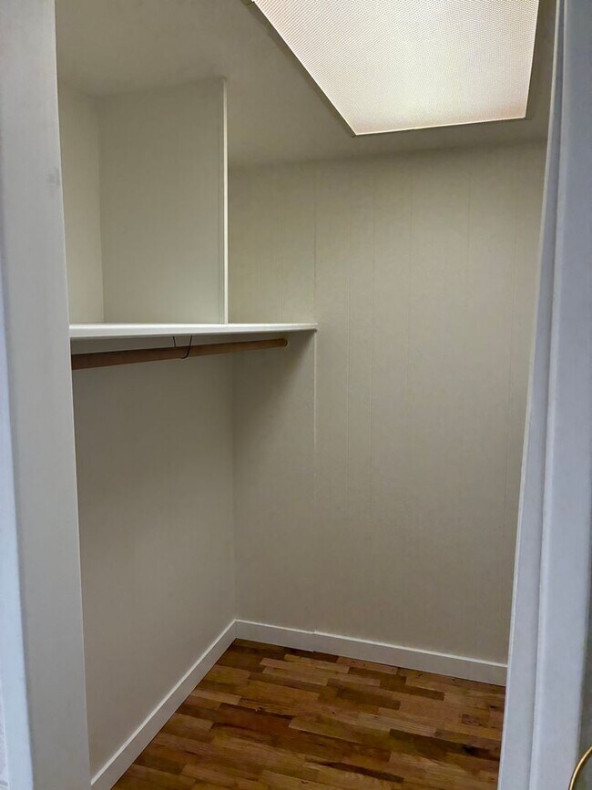 Building Photo - Quiet 3 Bedroom, 2 Bath with Large Backyard